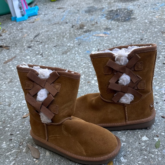 Koolaburra Tan Kids Boots - Picture 7 of 9